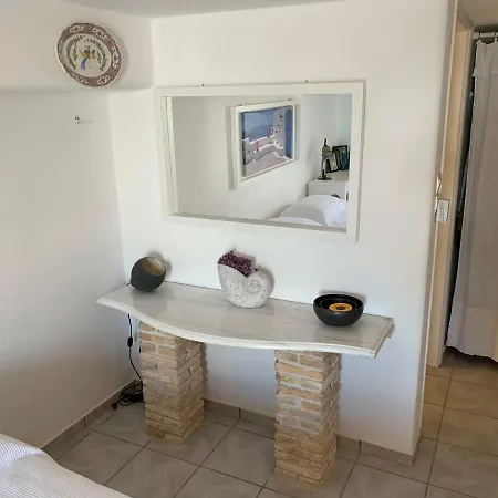 Traditional Cycladic Studio Driósz